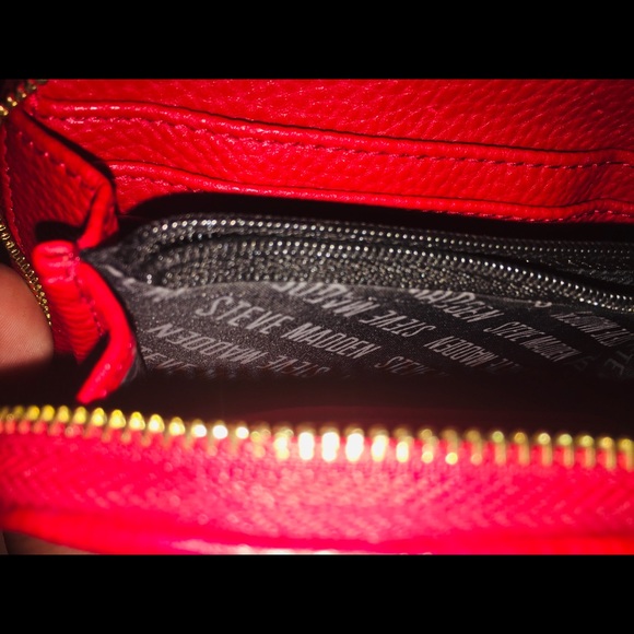 Steve Madden small Zip Wallet - Picture 6 of 6